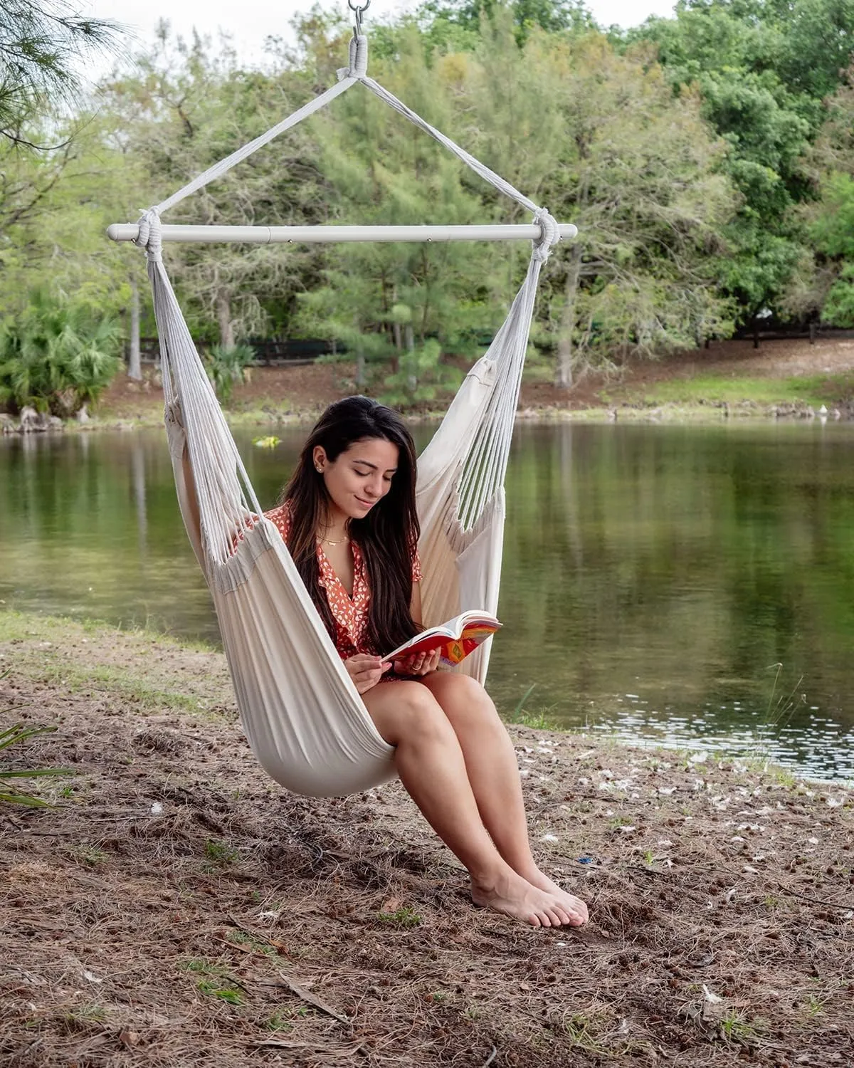 ADVOKAIR Hammock Chair Swing & Cover Set (500 lbs Max) – Hanging Rope Swing for Bedroom, Outdoor, Patio, Porch with Sturdy Steel Bar & Anti-Slip Rings   All-Weather Rain Cover for Storage Protection