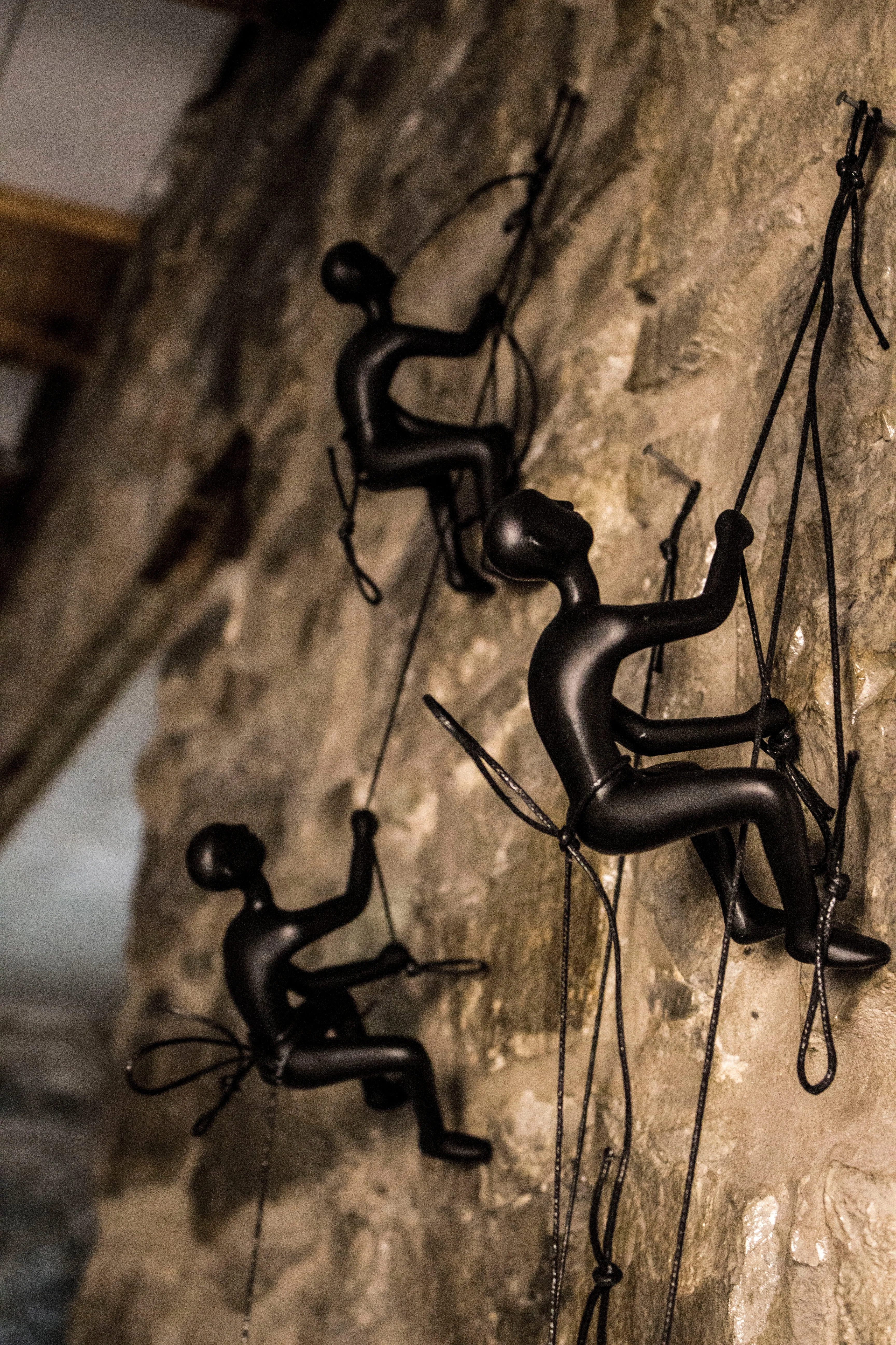 Climbing Man Classic Wall-Art Sculpture | 4-Pack | Black