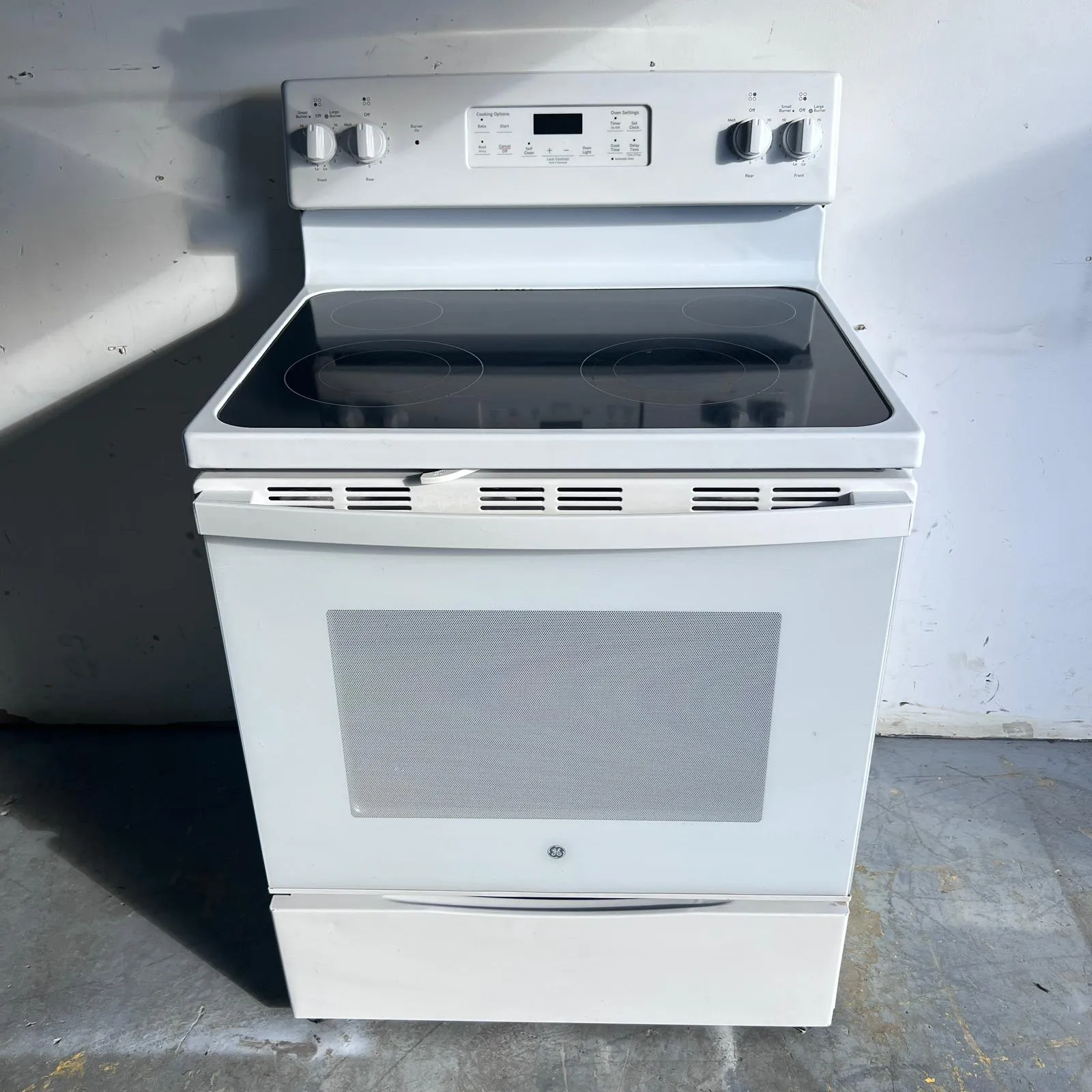 GE Electric Stove