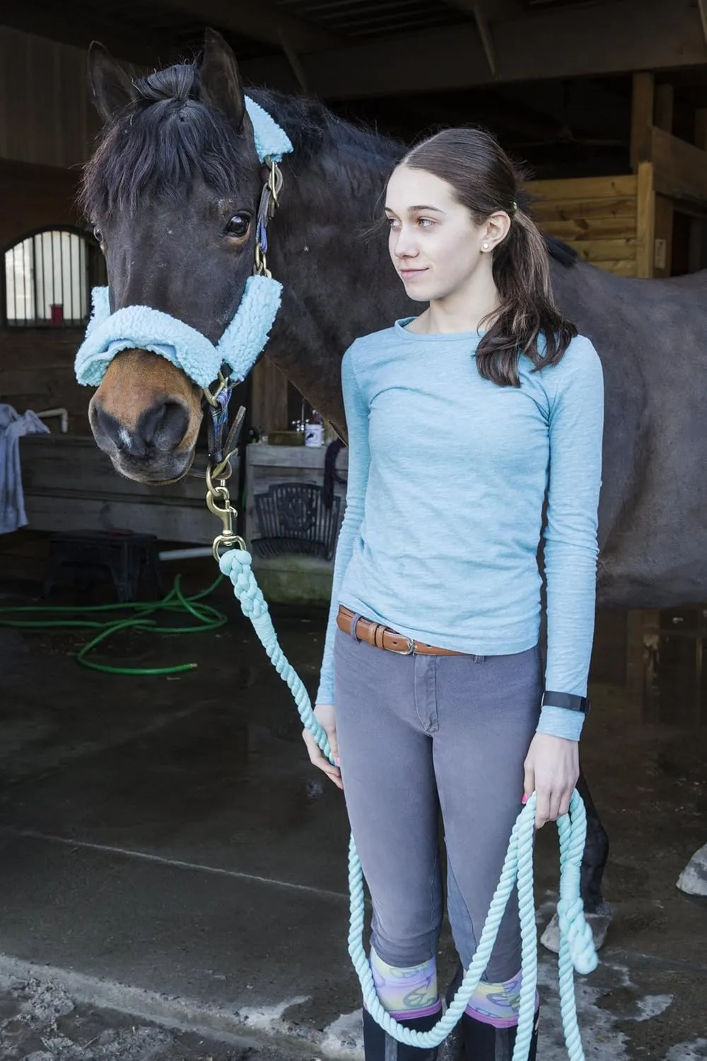 Intrepid International Horse Tack - Heavy Duty Cotton Rope Lead Ropes for Horses, with Durable Brass Trigger Snap, Attaches to Halter or Harness, Soft and Comfortable Grip - 10 Feet