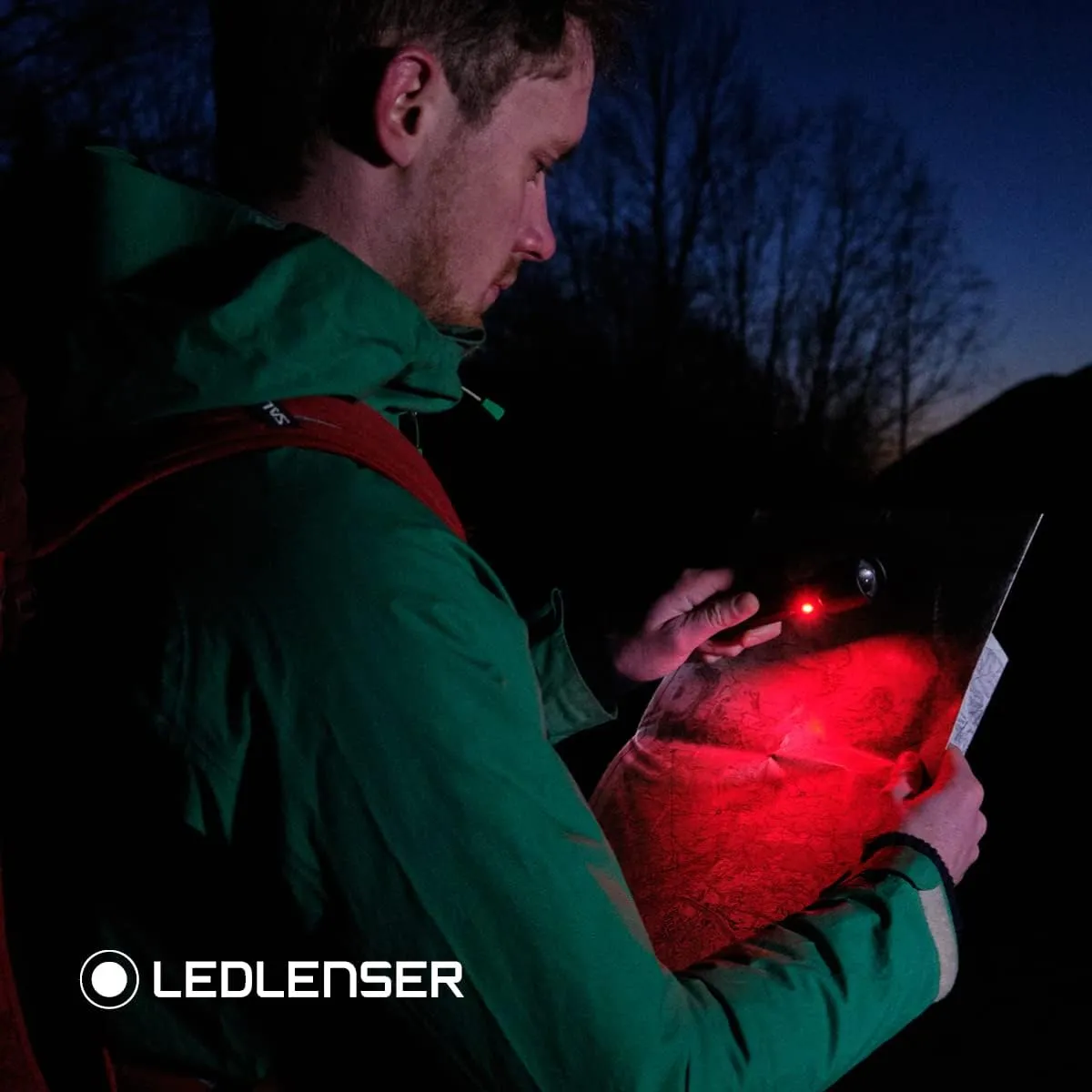Ledlenser P7R Signature - LED Rechargeable Torch, Super Bright 2000 Lumens, Water Resistant (IP68) Powerful Searchlight Torch, Dog Walking, Hiking, Camping, Exploring, Up to 90 Hour Battery Life