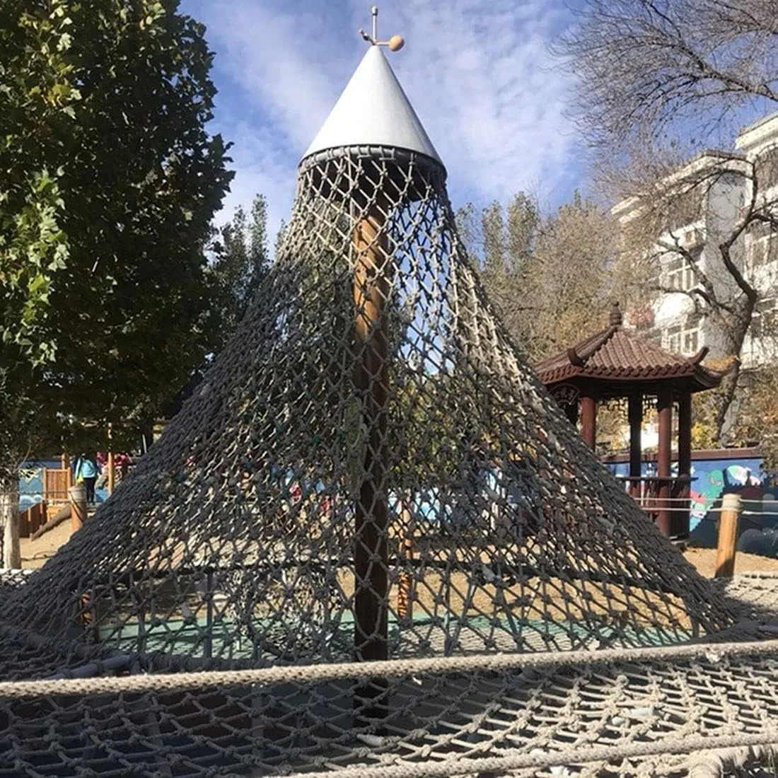 Outdoor Climbing Net for Kids/Adults, Backyard Playground Safety Net, Heavy Duty Climbing Cargo Net Rope Ladder Net for Gym, Swing, Tree House, Obstacle Course, Rock Climbing Net.,1.5m*2m