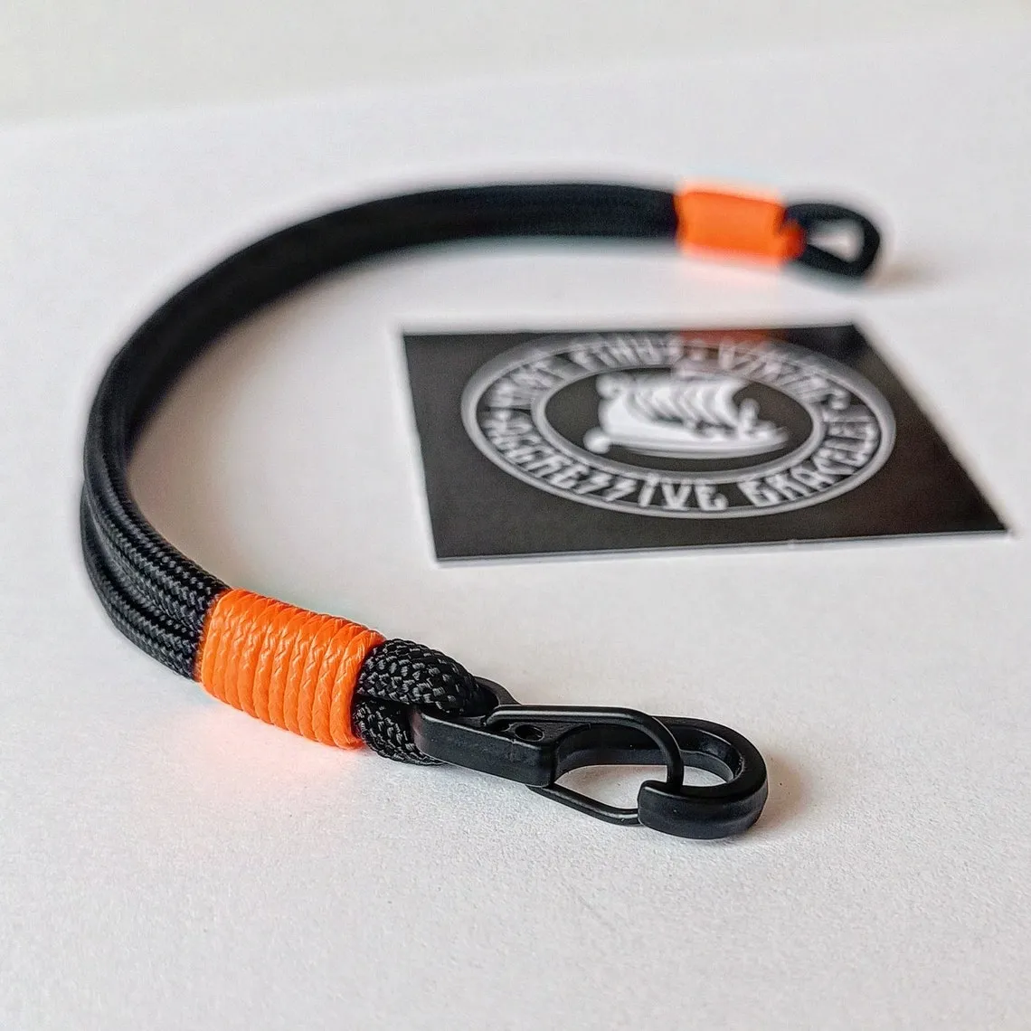 Racing driver bracelet. Paracord and carabiner bracelet. Unloading camp. Extreme durable. Bangle rope.