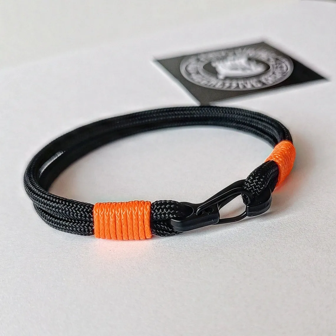 Racing driver bracelet. Paracord and carabiner bracelet. Unloading camp. Extreme durable. Bangle rope.