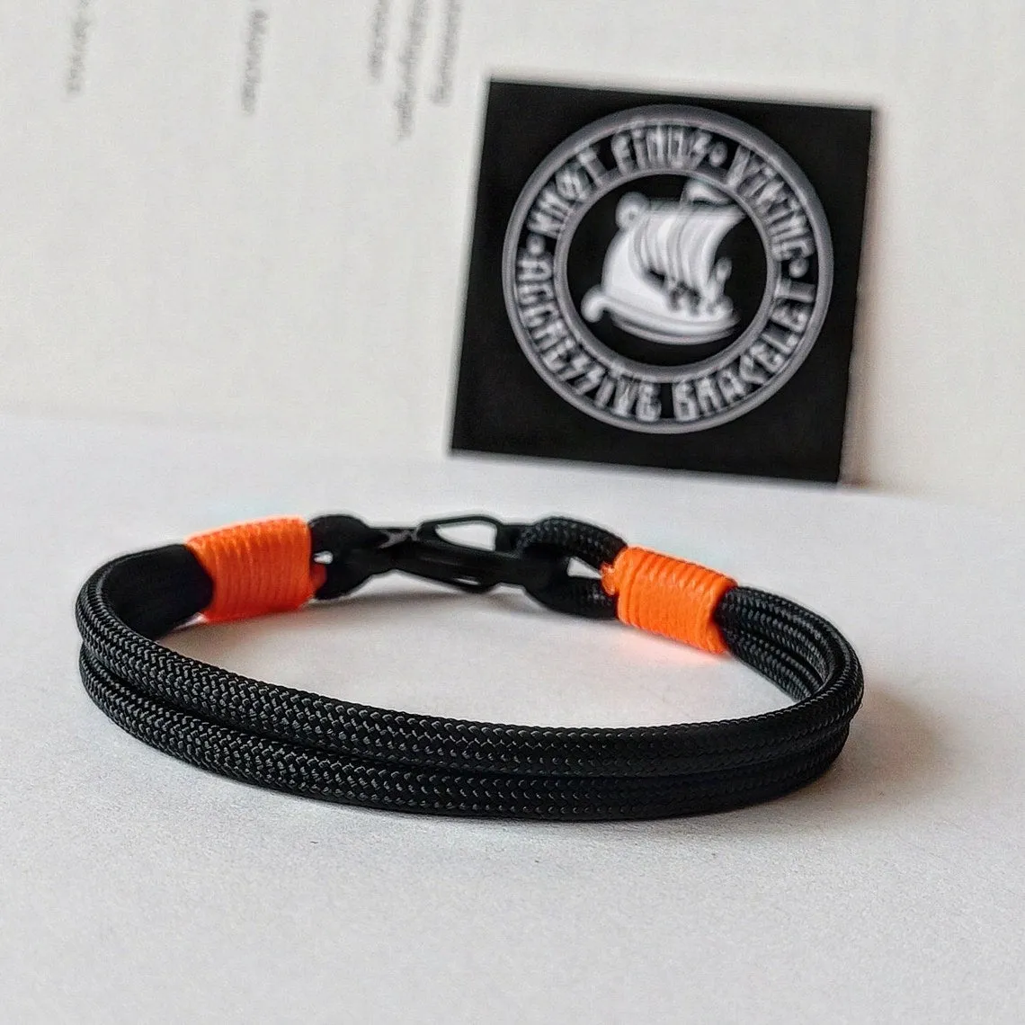 Racing driver bracelet. Paracord and carabiner bracelet. Unloading camp. Extreme durable. Bangle rope.